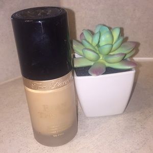 Born This Way Too Faced Foundation